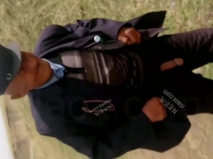 Vieil homme asiatique se masturbe en solo