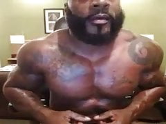 Sexy Big Muscle Guy