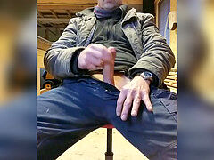 Str8 dad wank off in his working place