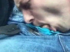 Il suce en voiture 4