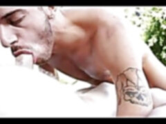 Masseur turns on this gay guy before fucking his ass