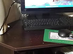 JACKING OFF TO HOT WIFE'S CUNT