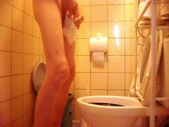 peeing with a catether