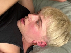 Lucas twunk slurps his own chisel and ejaculates in his own hatch