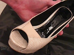 Cum on Albanian HighHeels