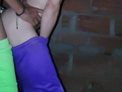FOLLANDO CON EL VECINO POR LA NOCHE