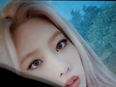 Loona Kim Lip cum tribute