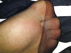 cum on own feet nylon