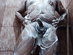 Ando and his Erotic shows between the Foam and the pleasure