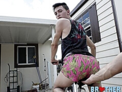 Keith Ryan and Wesley Woods star in a stepfam threesome video