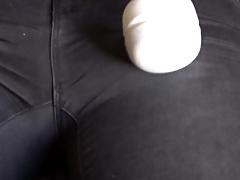 Vibrator orgasmus in engens tretch jeans