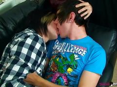 Phoenix Link anal breeds his cute emo lover Leo Poynter