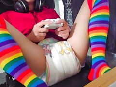Gamer Wets & Messes Diaper