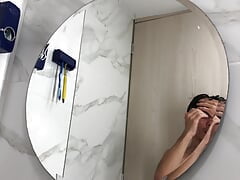 VENEZUELAN WITH HUGE 22CM COCK MASTURBATES UNTIL HE OUTSIDE HIS MILK