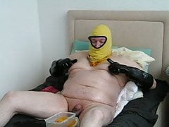 getting soaked in piss in my piss bed