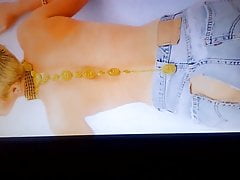 Cum on Miley Cyrus ass