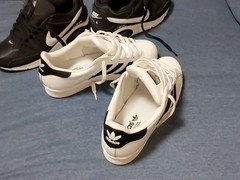 Sneaker cum, cumming in, sneaker sex