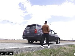 Bad punks fucking raw in the back of the truck - BROMO