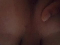 Un petit doigt dans mon cul cest bon