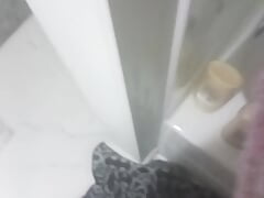 JerkIE Bruce gets cocky on film