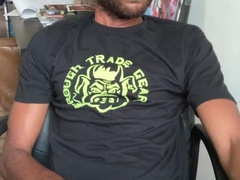 ROCK MERCURY PLAYS WITH GINORMOUS EDIBLE FUCK-STICK ON WEB CAM FOR ROCKERS AND MERCURIANS