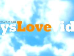 Twinks sucking and fucking their dicks in the tub