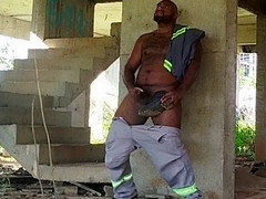 Amateur gay stepdad The Hunter Black goes solo for some personal time