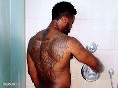 Jock, dark-hued, solo