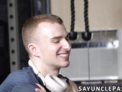 Ryan Jacobs loves the sight of Leo Louis shaft while working out