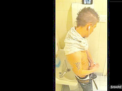 Mark Henley jerks Off