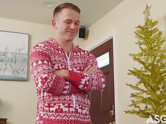 ''I'm Your Gift! My Mouth, My Ass, My AMAZING Cock'' - Sexy Roomie GIFTS His Hole For X-Mas