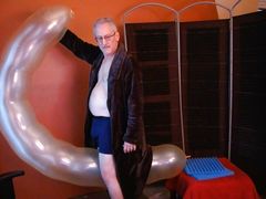 131) Worker Balloon by Cattex First Experience