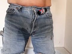 Pissing in tight jeans