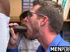 Officer Calls the Shoplifting Dude's Dad to Penalize Him - Menperps