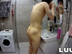 Solo, shower, young-man