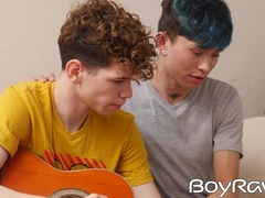 Melo Prince demolishes the asshole of pierced twink Junior Jones