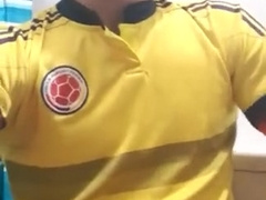 Me Masturbo Despues Del Partido De Futbol....(sonriente Orgasmo )