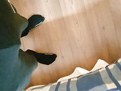 18 year old jock squats with bare cock very hot