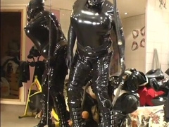 Roxina2005RubberFetishShow270205XL.WMV