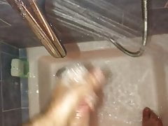 Bonne branlette sous la douche